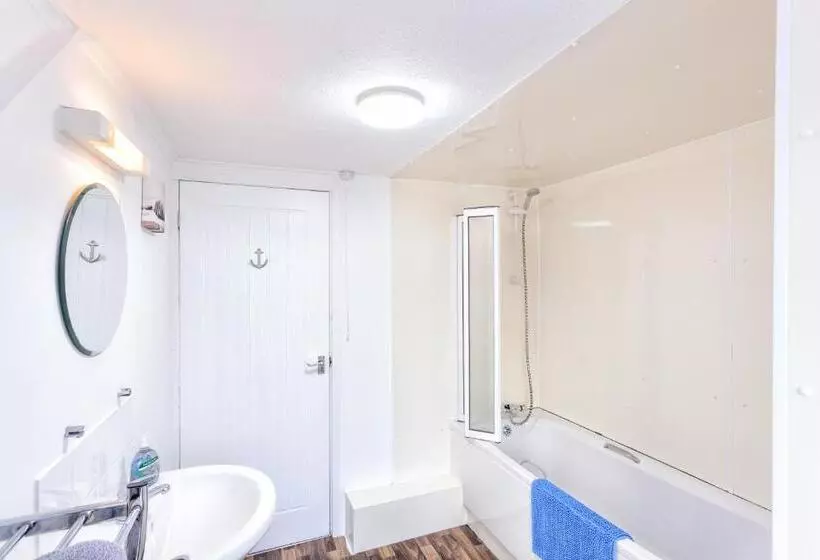 Ocean Backpackers Self Catering Hostel