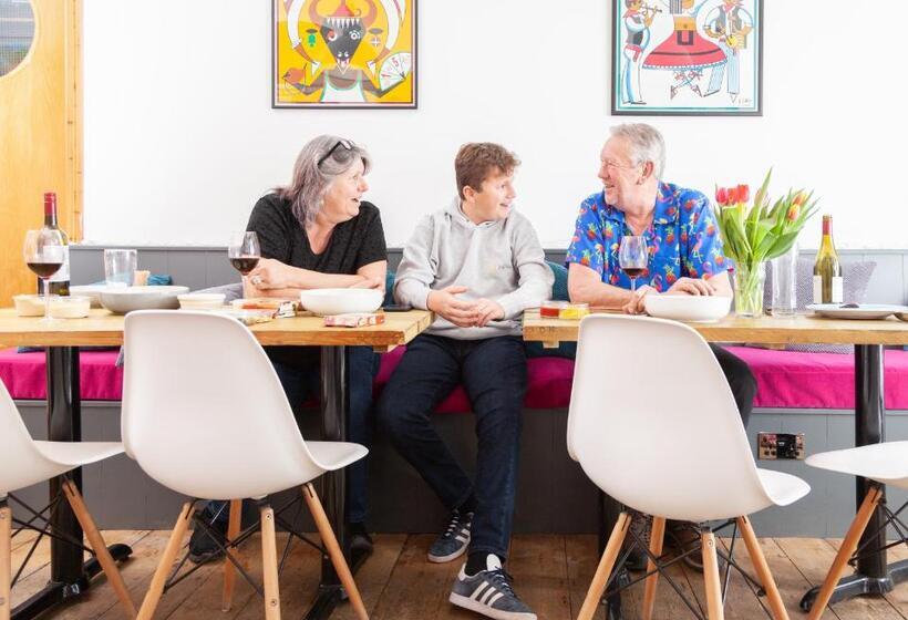 Ocean Backpackers Self Catering Hostel