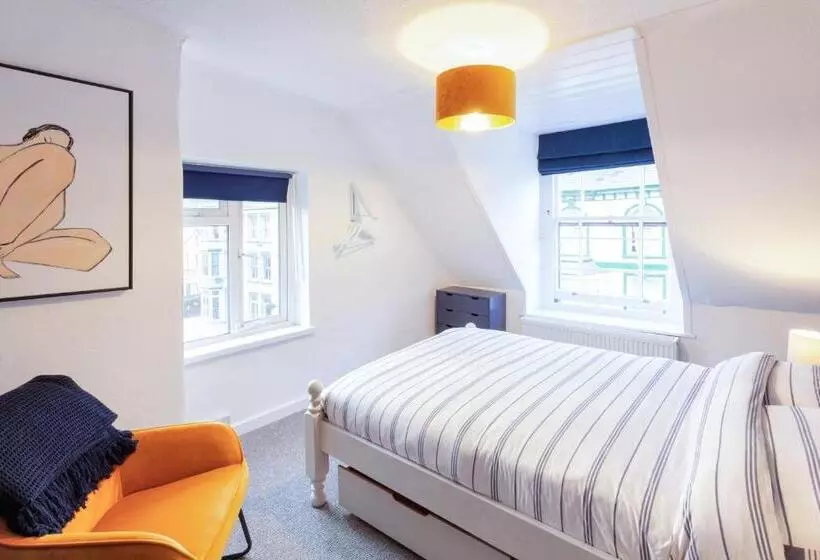 Ocean Backpackers Self Catering Hostel