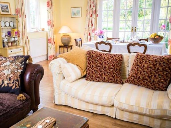 تختخواب و صبحانه Cherry Orchard Farm