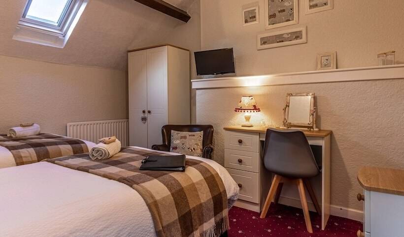 Bed and Breakfast Glyntwrog House