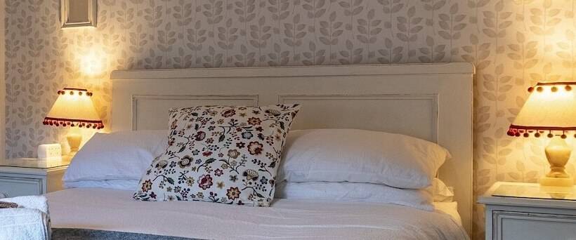 Bed and Breakfast Glyntwrog House