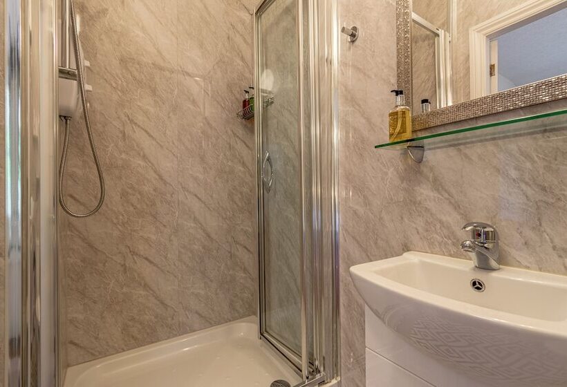 Bed and Breakfast Glyntwrog House