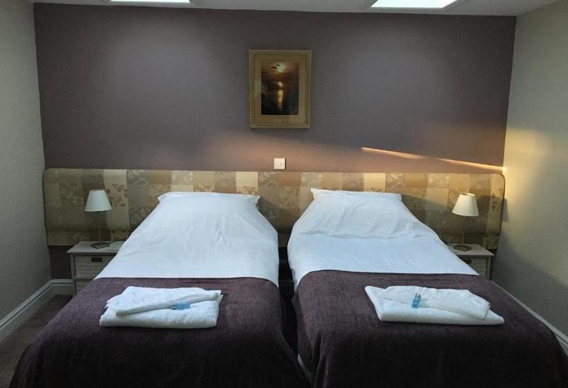 مبيت وإفطار Linden Tree Holiday Apartments