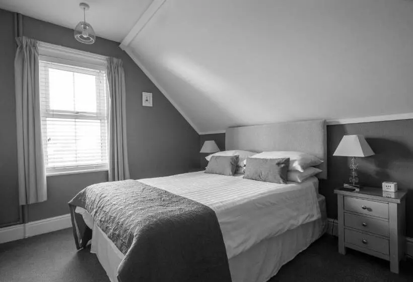 Aamiaismajoitus (B&B) Millbrook Guest House