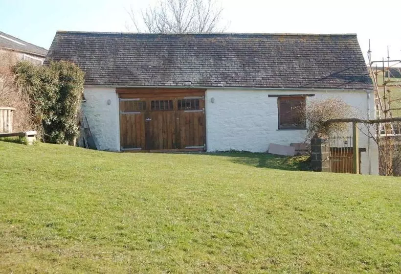 تختخواب و صبحانه Nantgwynfaen Organic Farm Wales