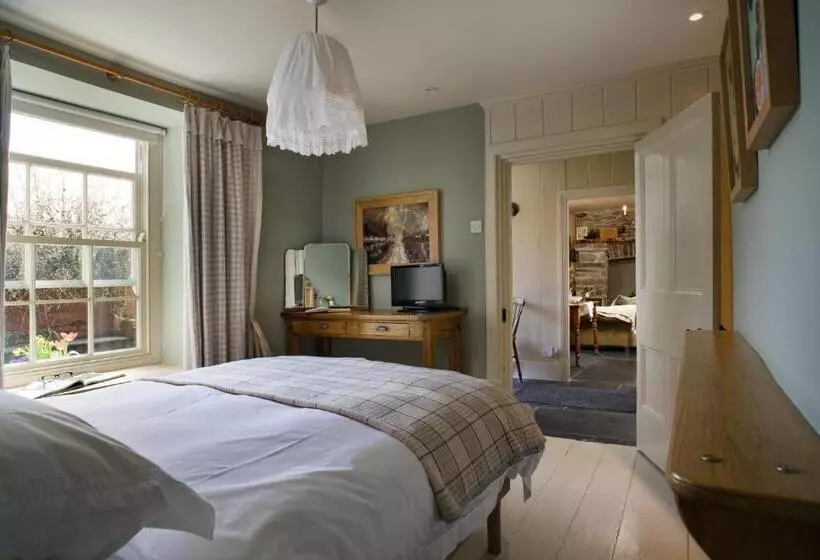 تختخواب و صبحانه Nantgwynfaen Organic Farm Wales