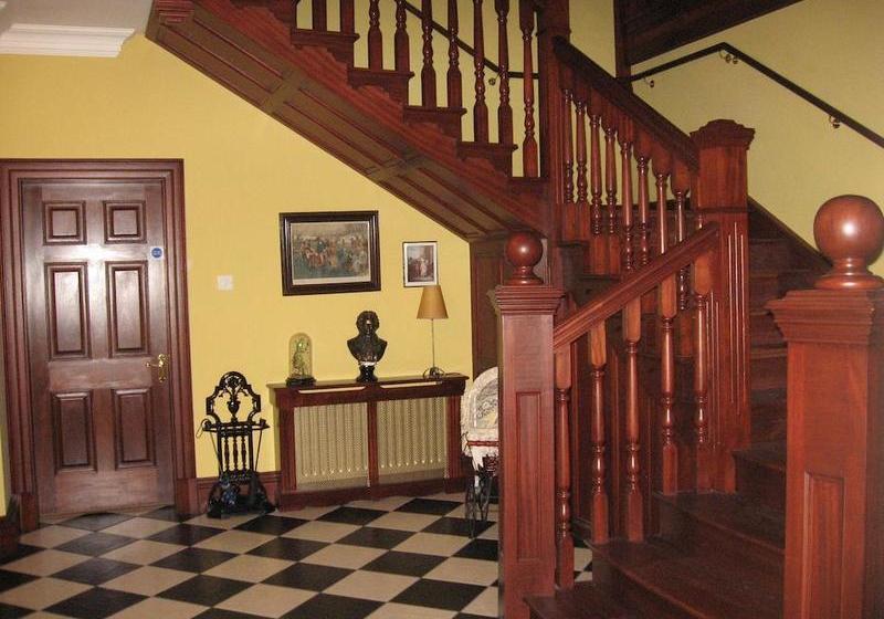 مبيت وإفطار Necarne Manor