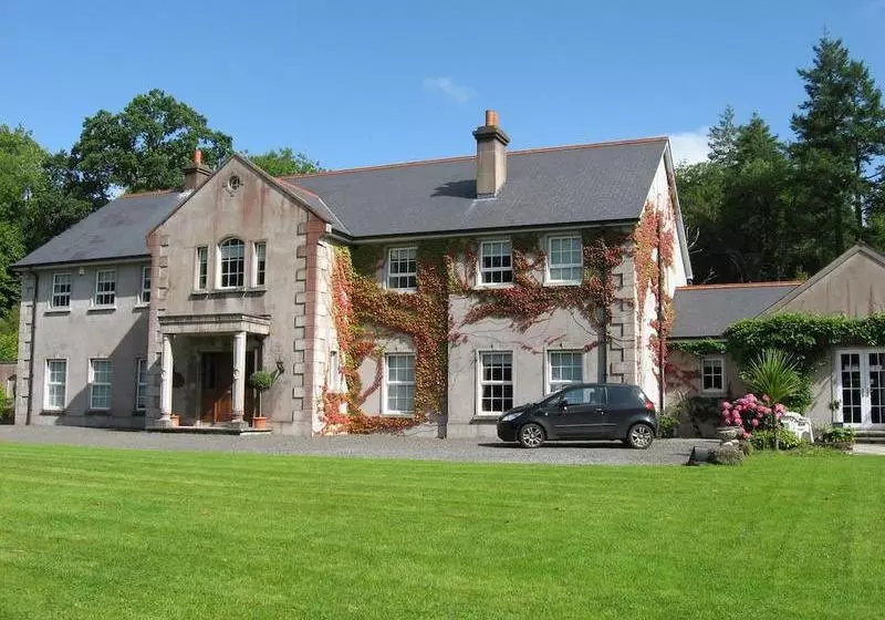 Aamiaismajoitus (B&B) Necarne Manor