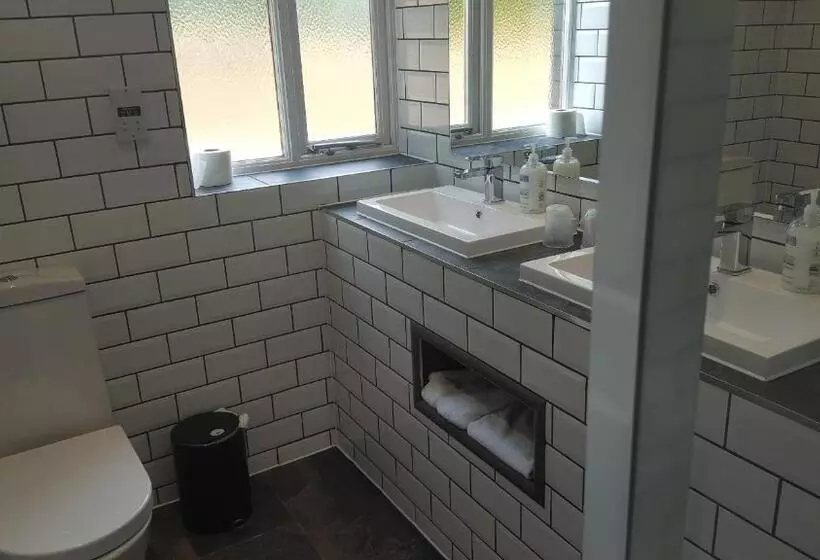 ベッドアンドブレックファースト Oakside Lodge Guest House