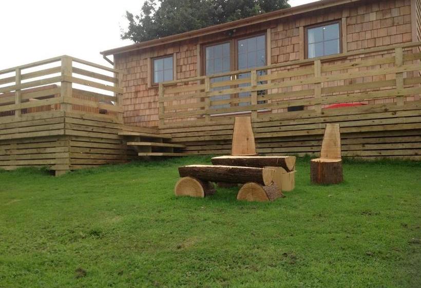 تختخواب و صبحانه Orme View Lodges