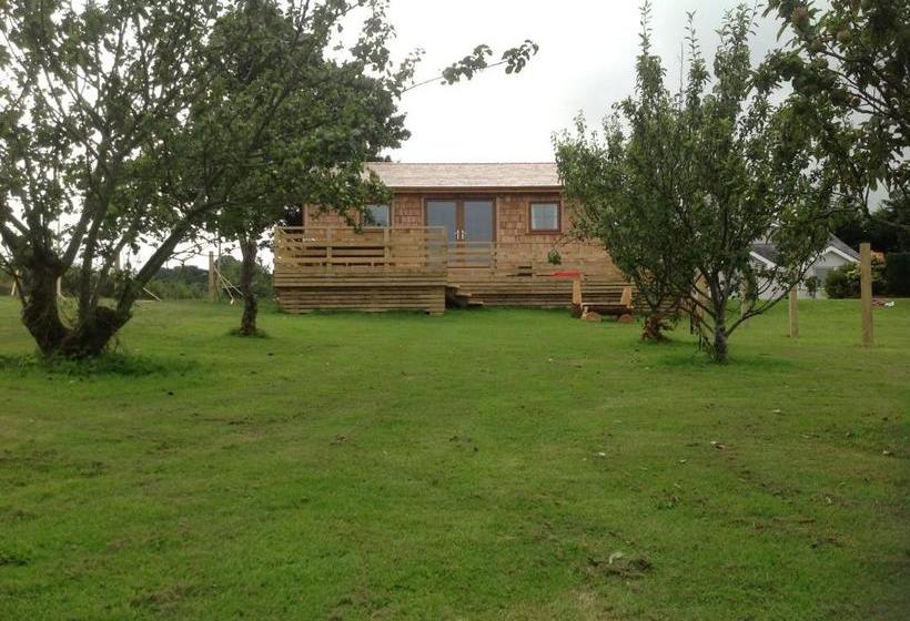 تختخواب و صبحانه Orme View Lodges