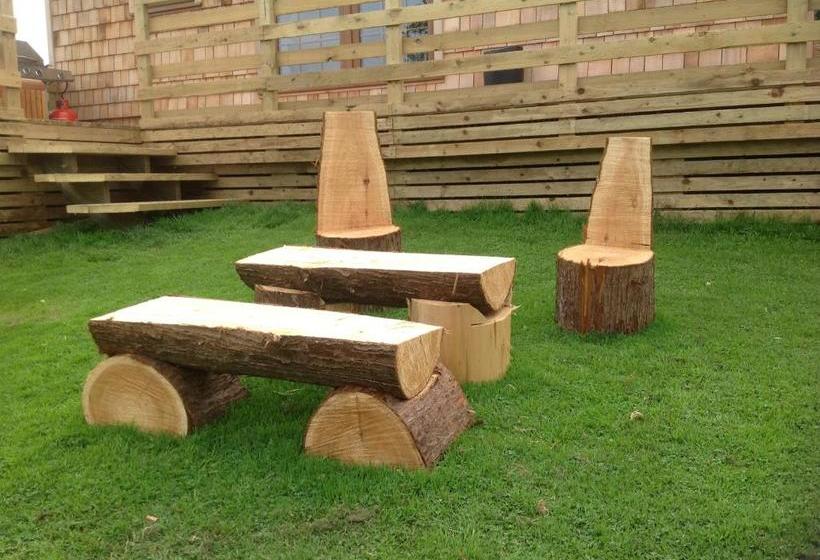 تختخواب و صبحانه Orme View Lodges