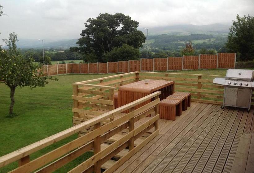 تختخواب و صبحانه Orme View Lodges