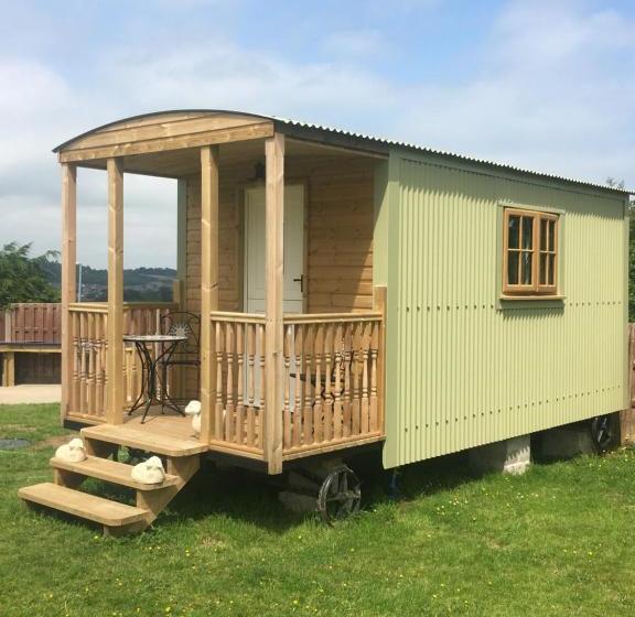 تختخواب و صبحانه Orme View Lodges