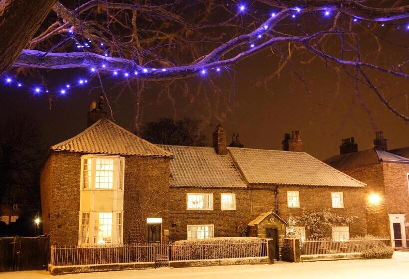 مبيت وإفطار Porch House