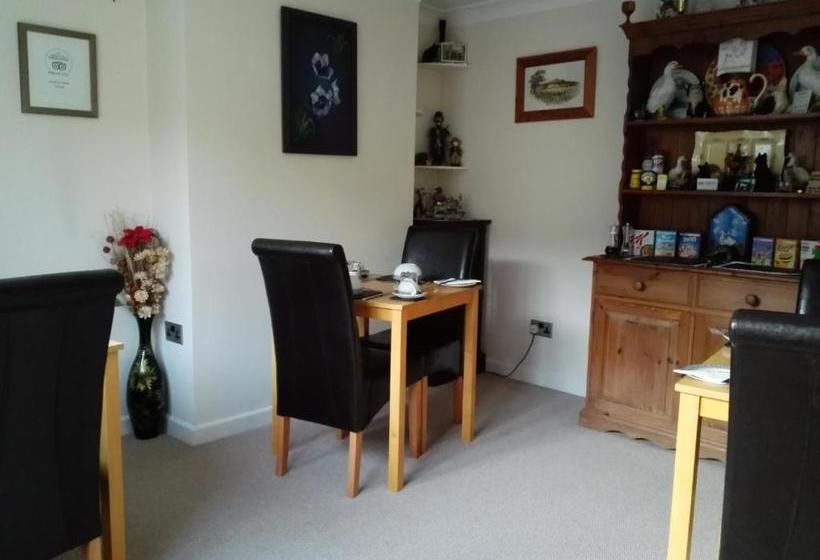 مبيت وإفطار Rowan Lodge