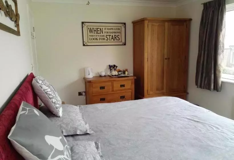 تختخواب و صبحانه Rowan Lodge