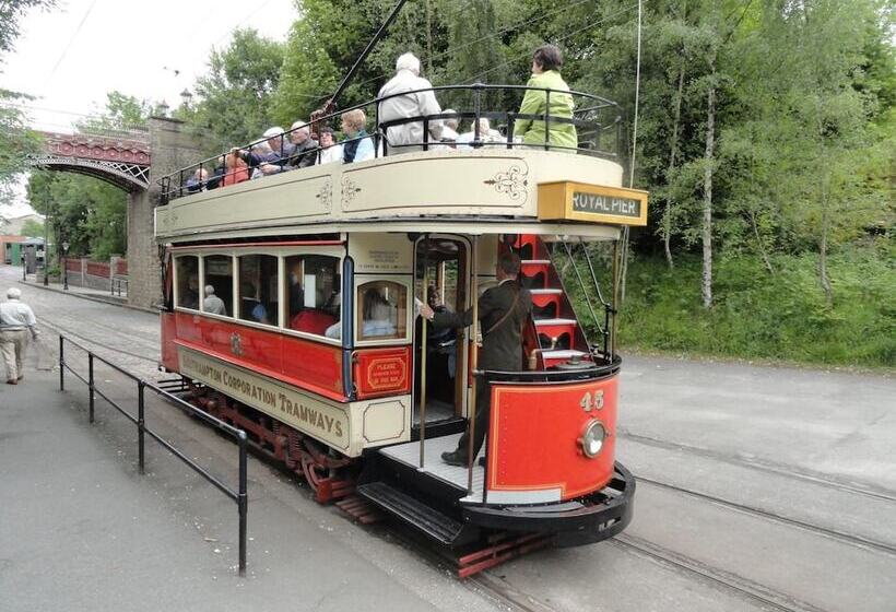 مبيت وإفطار The Old Station House