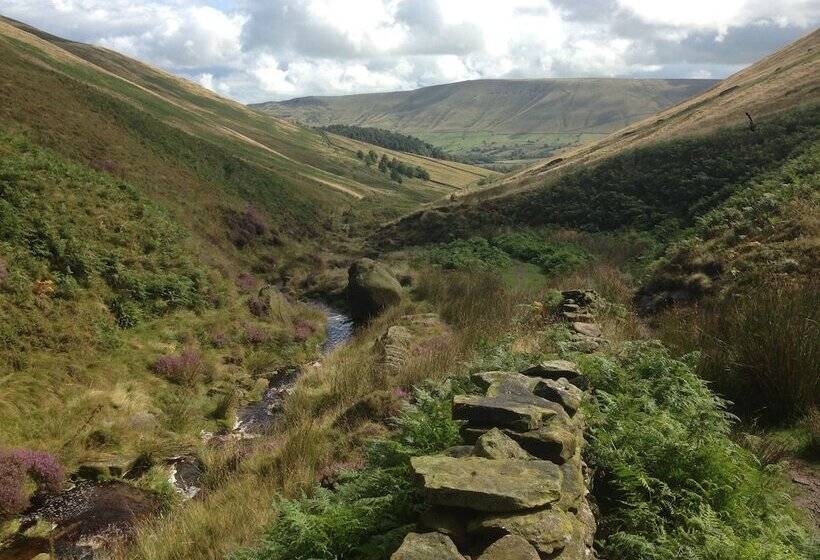 مبيت وإفطار The Old Station House