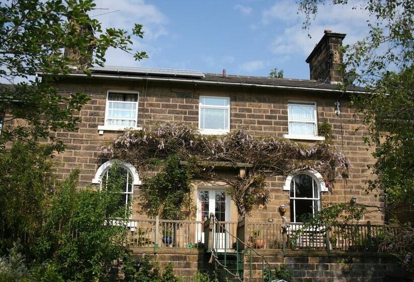 مبيت وإفطار The Old Station House