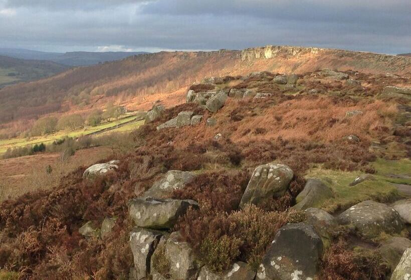 مبيت وإفطار The Old Station House