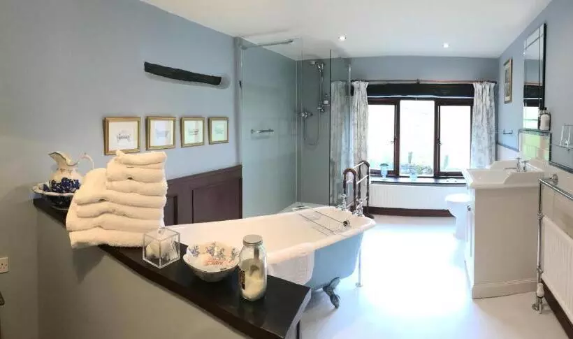 تختخواب و صبحانه Walker Ground Manor