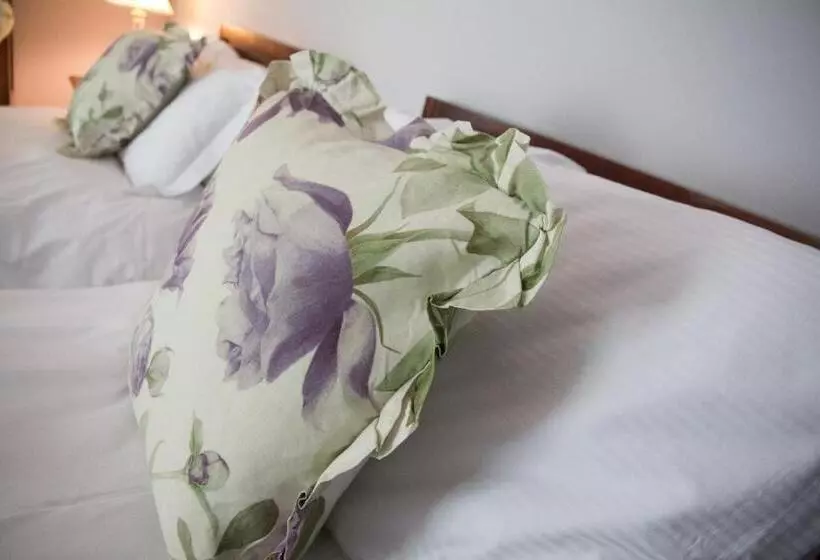 تختخواب و صبحانه Walker Ground Manor