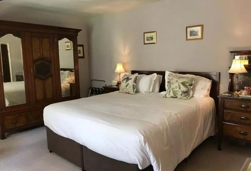 تختخواب و صبحانه Walker Ground Manor