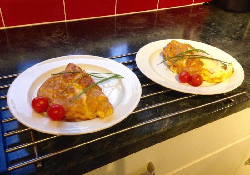 Dunroamin Bed And Breakfast