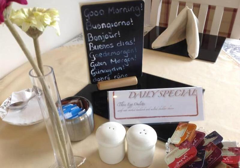 Dunroamin Bed And Breakfast