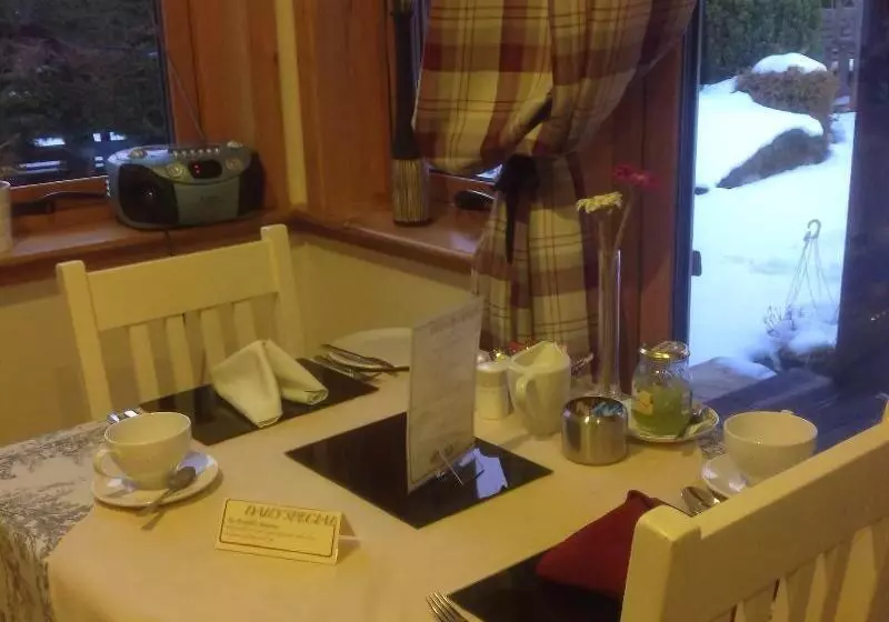 Dunroamin Bed And Breakfast