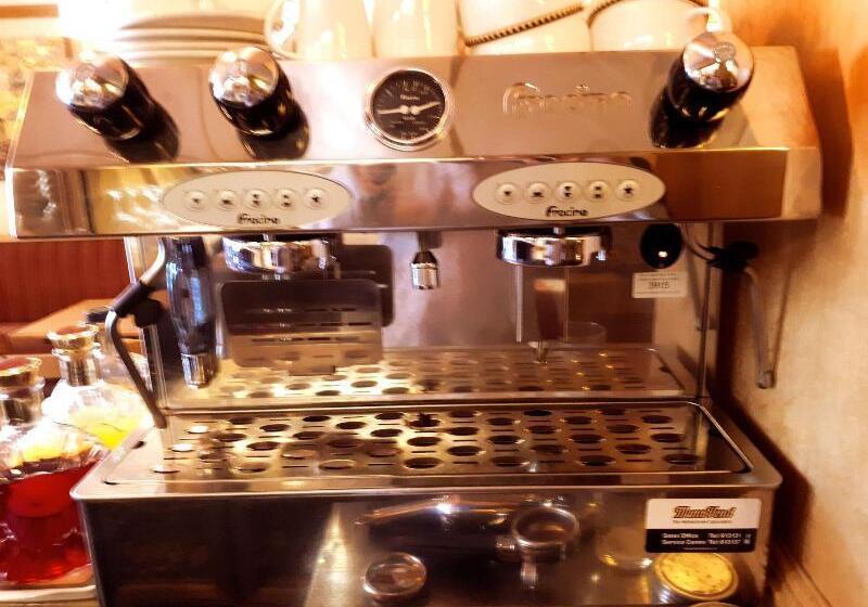 Welbeck Hotel & Apartments