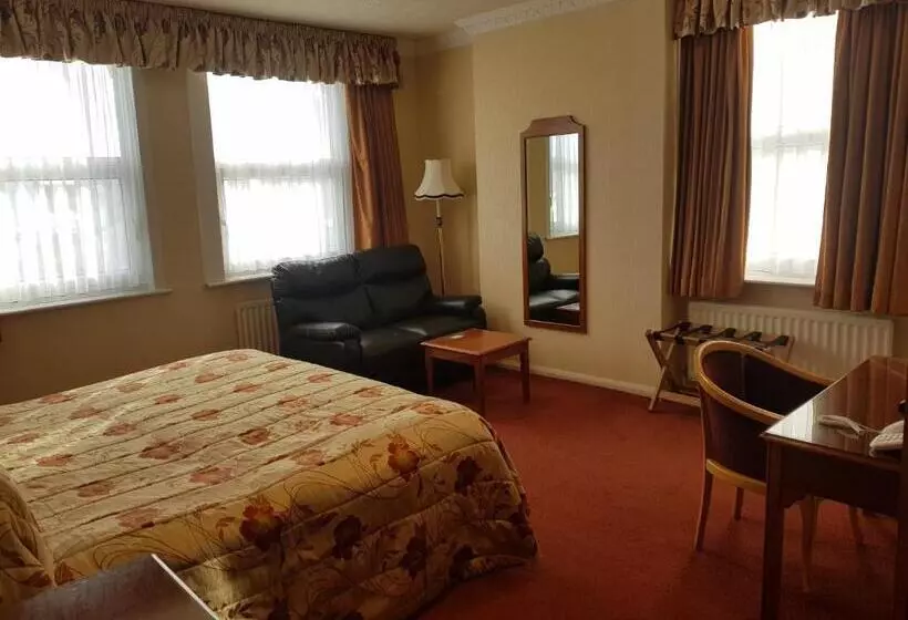 Welbeck Hotel & Apartments
