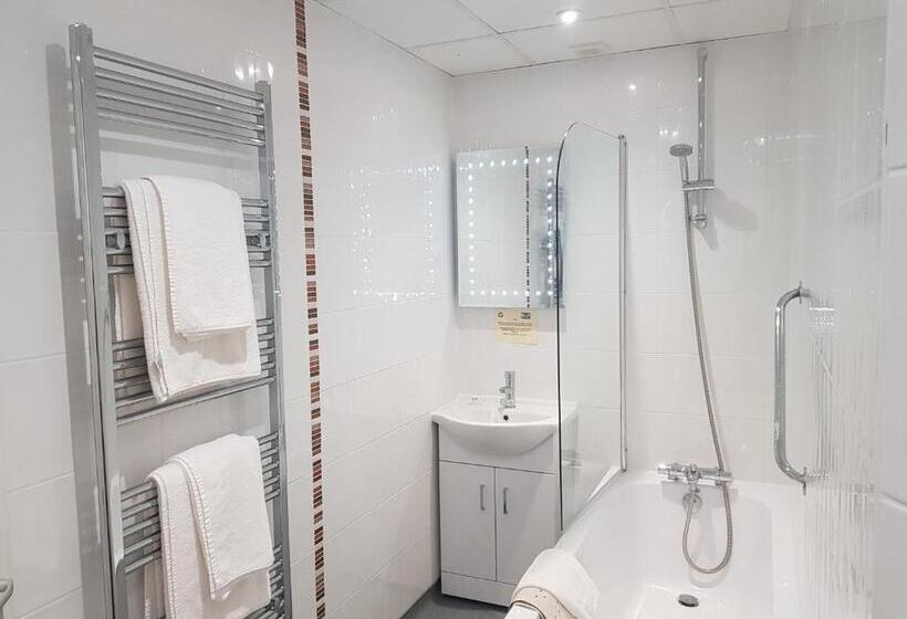 Welbeck Hotel & Apartments