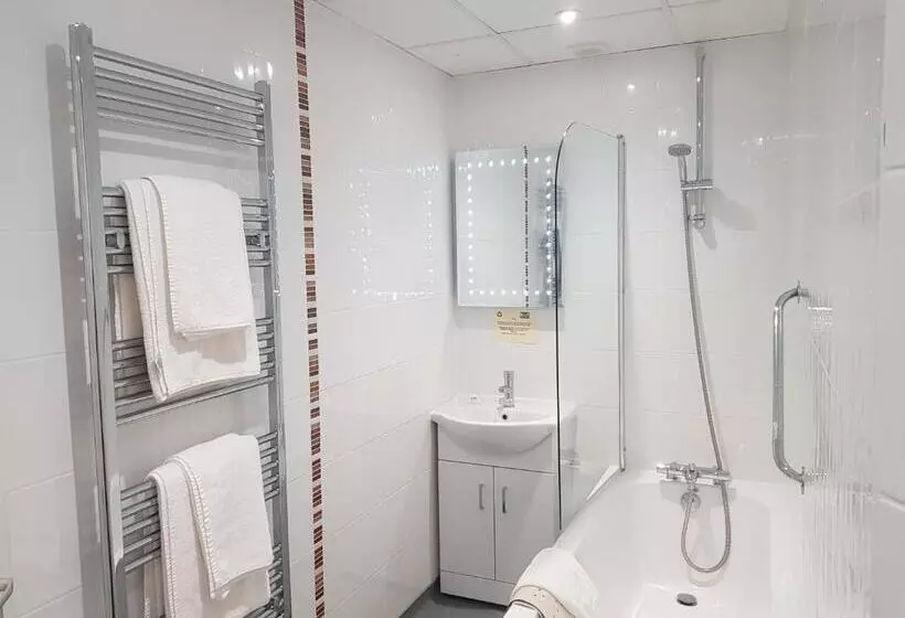 Welbeck Hotel & Apartments