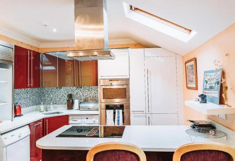 Welbeck Hotel & Apartments