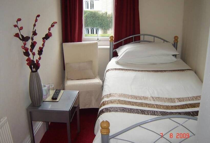 فندق صغير White House View Guest House