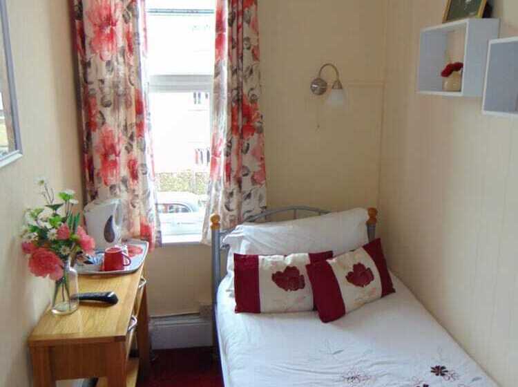 فندق صغير White House View Guest House