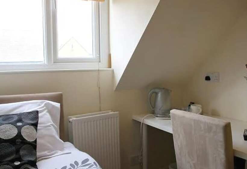 فندق صغير White House View Guest House