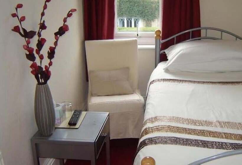 فندق صغير White House View Guest House