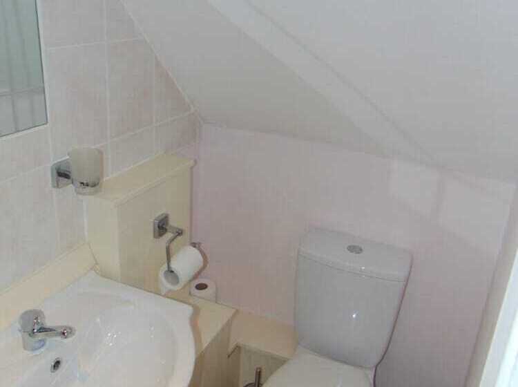 فندق صغير White House View Guest House