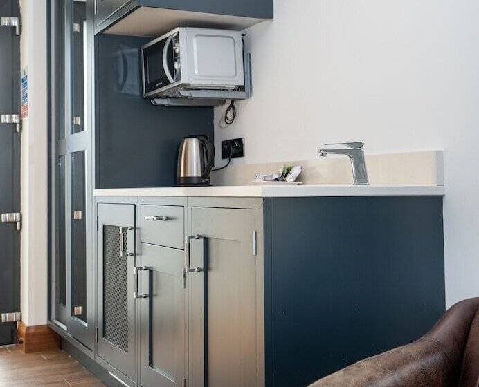 צימר Antrim House Guest Rooms & Suites