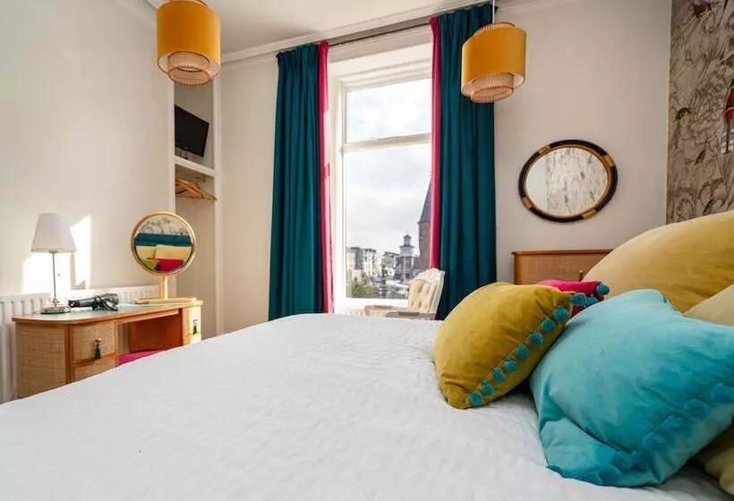 تختخواب و صبحانه Antrim House Guest Rooms & Suites