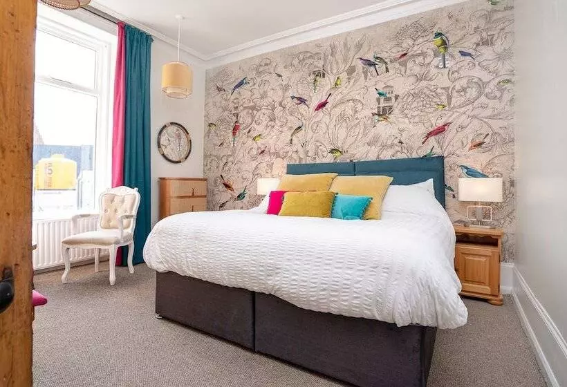 تختخواب و صبحانه Antrim House Guest Rooms & Suites