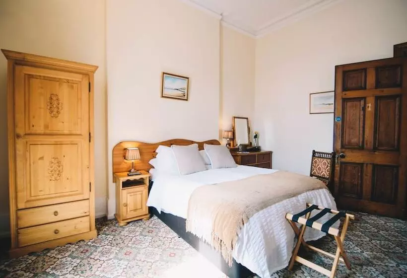 تختخواب و صبحانه Antrim House Guest Rooms & Suites