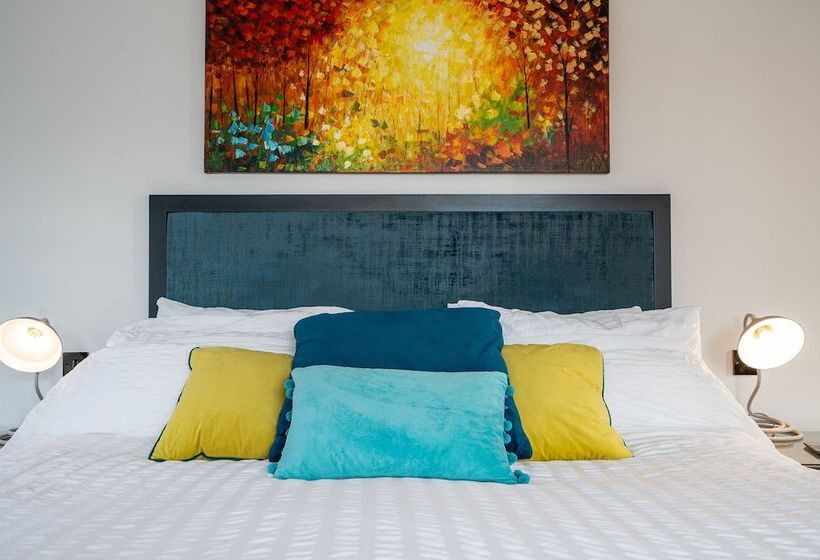 צימר Antrim House Guest Rooms & Suites