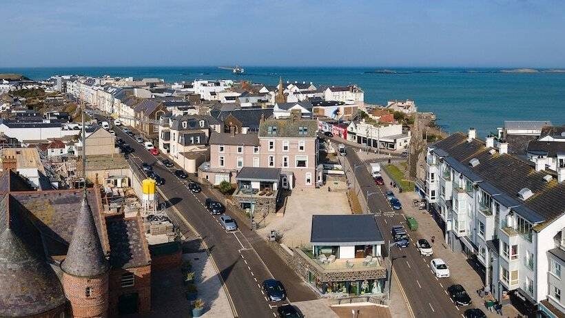 צימר Antrim House Guest Rooms & Suites