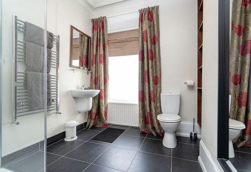 צימר Antrim House Guest Rooms & Suites