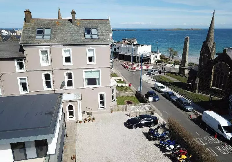 تختخواب و صبحانه Antrim House Guest Rooms & Suites